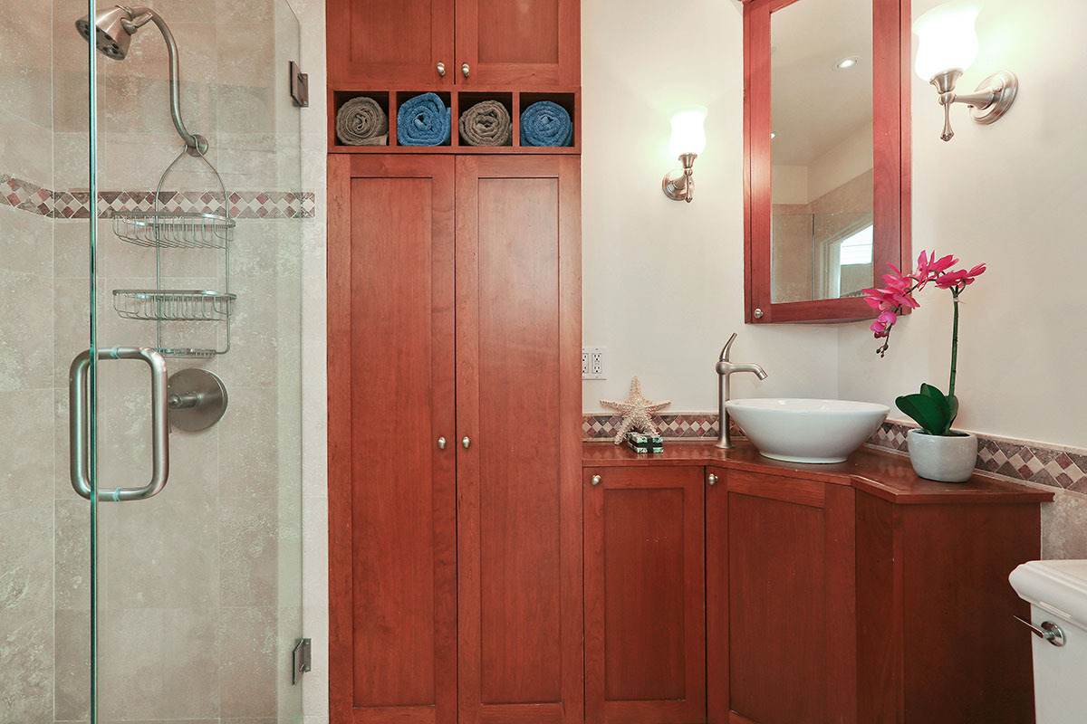 Custom Vanities and Bathroom Remodels